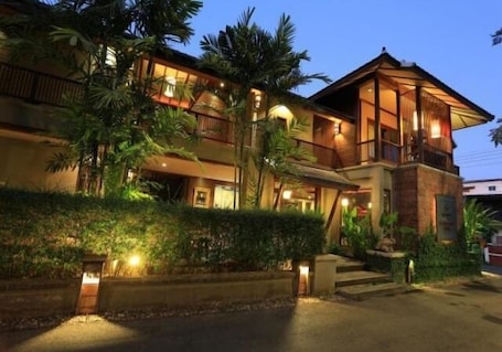 Front of property - evening/night