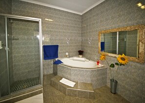 Doppelzimmer | Badezimmer | Kostenlose Toilettenartikel