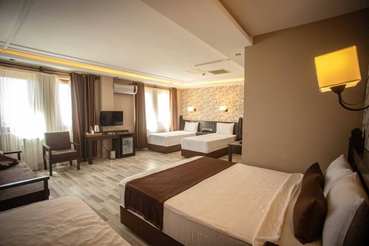 Free minibar items, desk, free WiFi, bed sheets