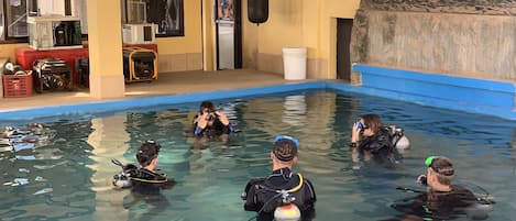 Kolam renang senaman/latihan