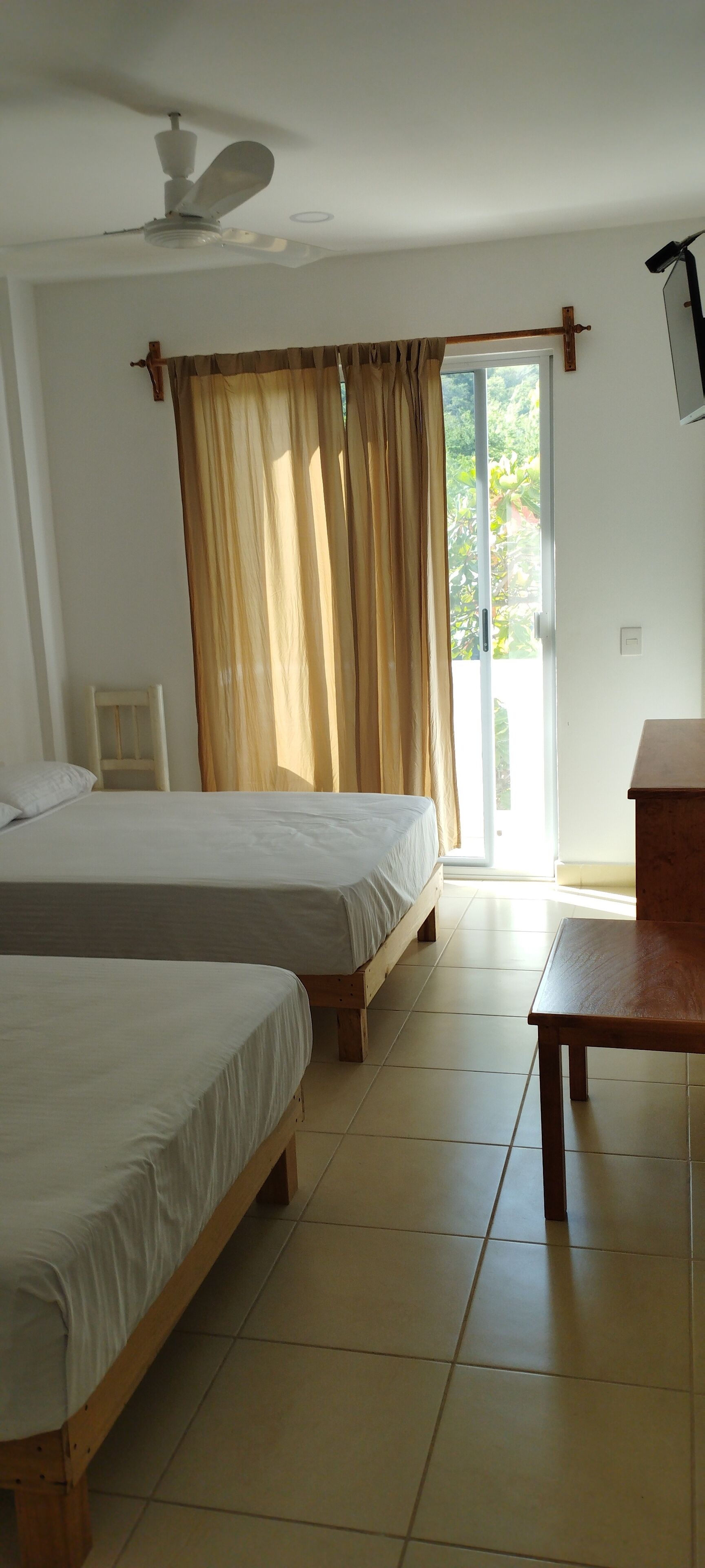 standard room, 2 double beds | iron/ironing board, free wifi, bed sheets