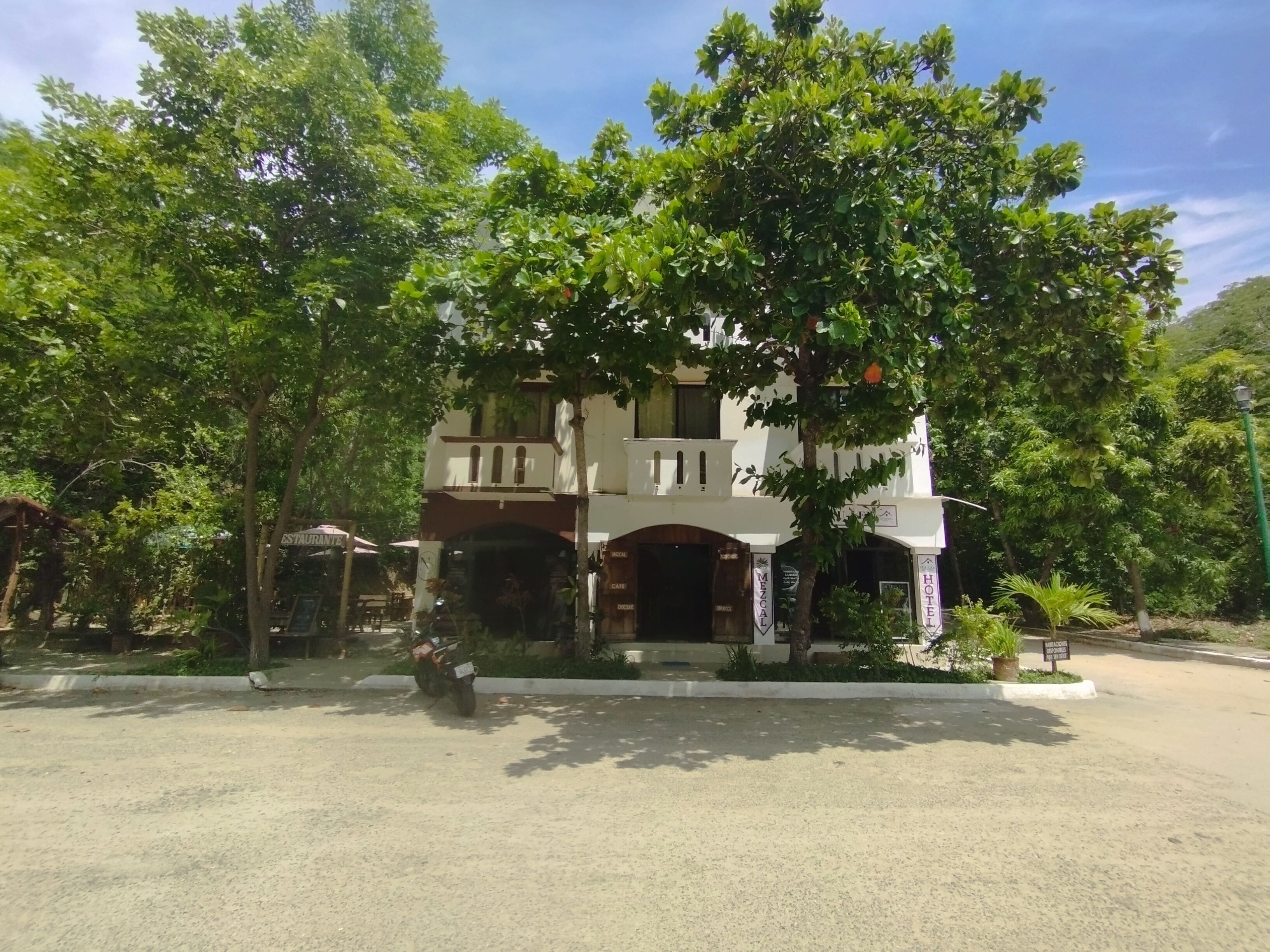 المنشأة من الخارج