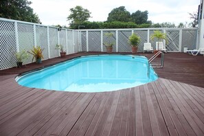 Outdoor pool - Aniva's Place (Apia)