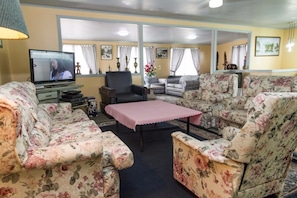 Interior - Aniva's Place (Apia)