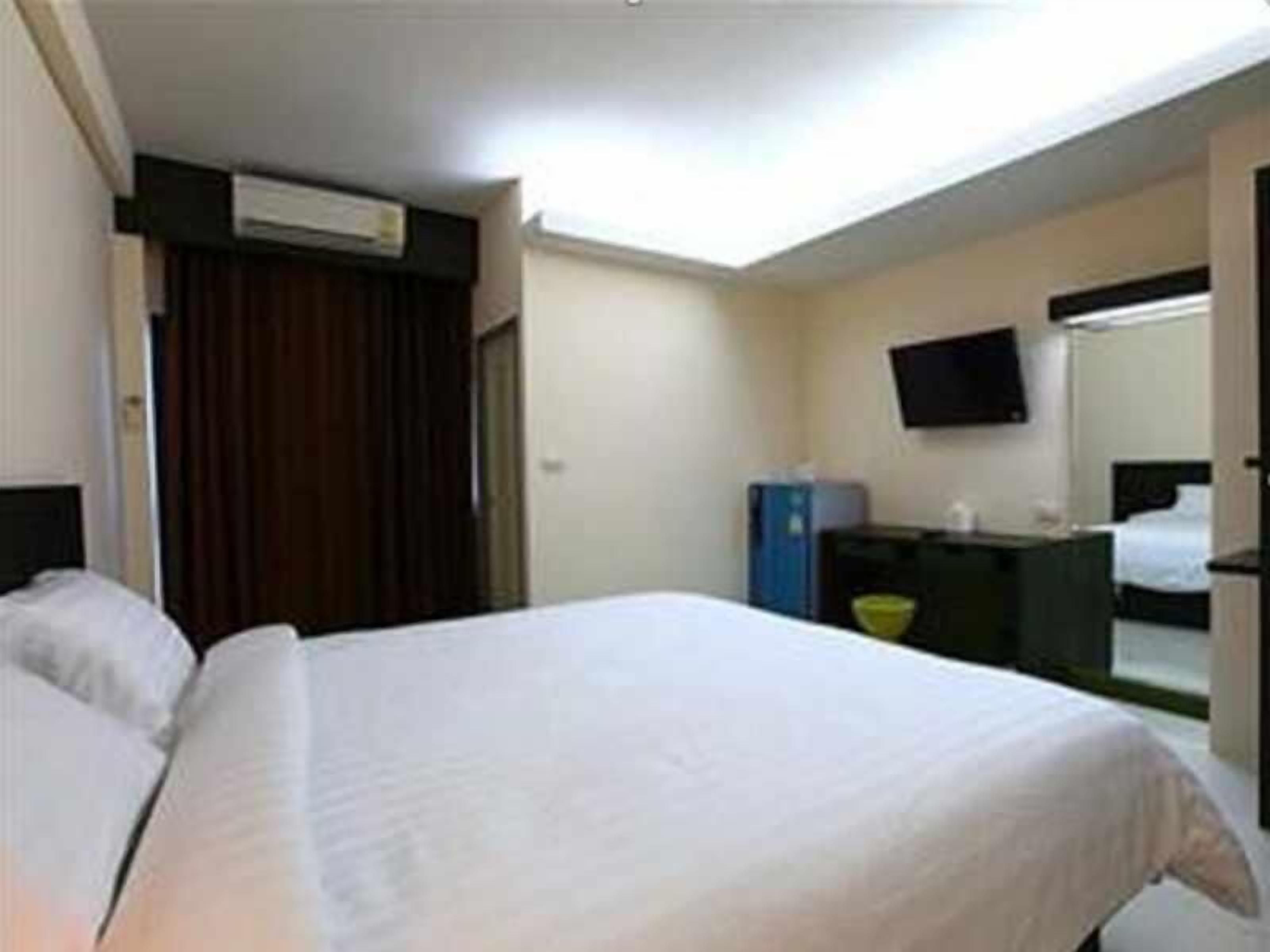 Rollaway beds, free WiFi