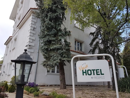 Property grounds. Classic Hotel
