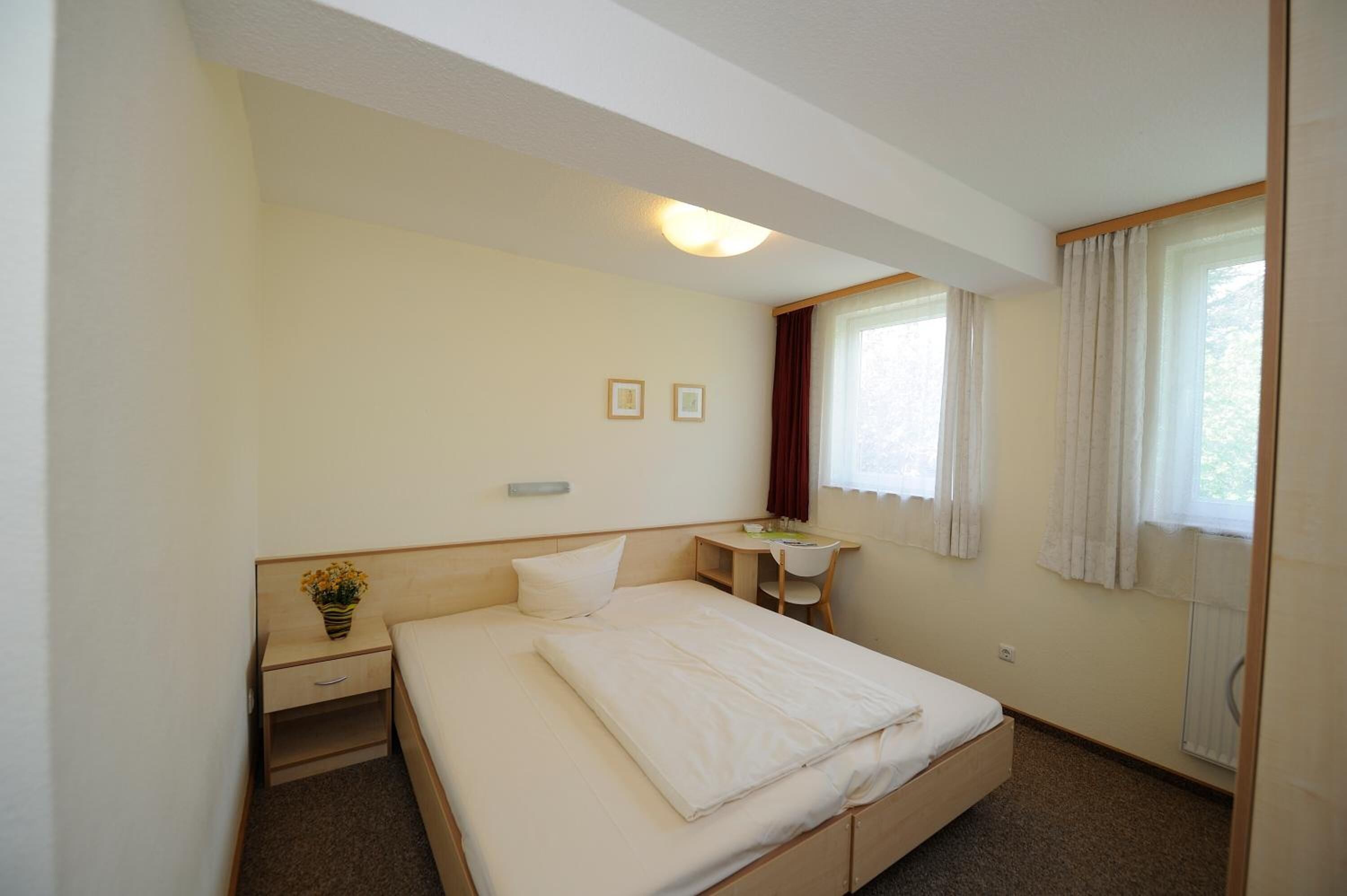 Schreibtisch, kostenloses WLAN