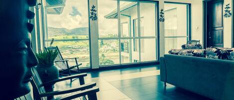 Coin salon dans le hall