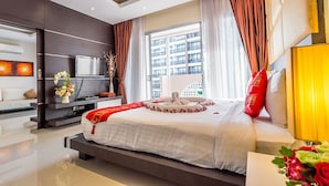 Room - Premier Suites Kata (Karon)