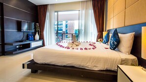 Room - Premier Suites Kata (Karon)