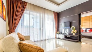 Living room - Premier Suites Kata (Karon)