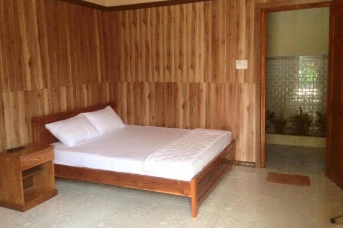 In-room safe, desk, free WiFi, bed sheets