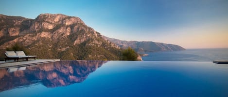 Seasonal outdoor pool, sun loungers