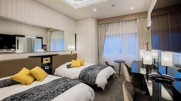 Down duvets, desk, blackout curtains, soundproofing