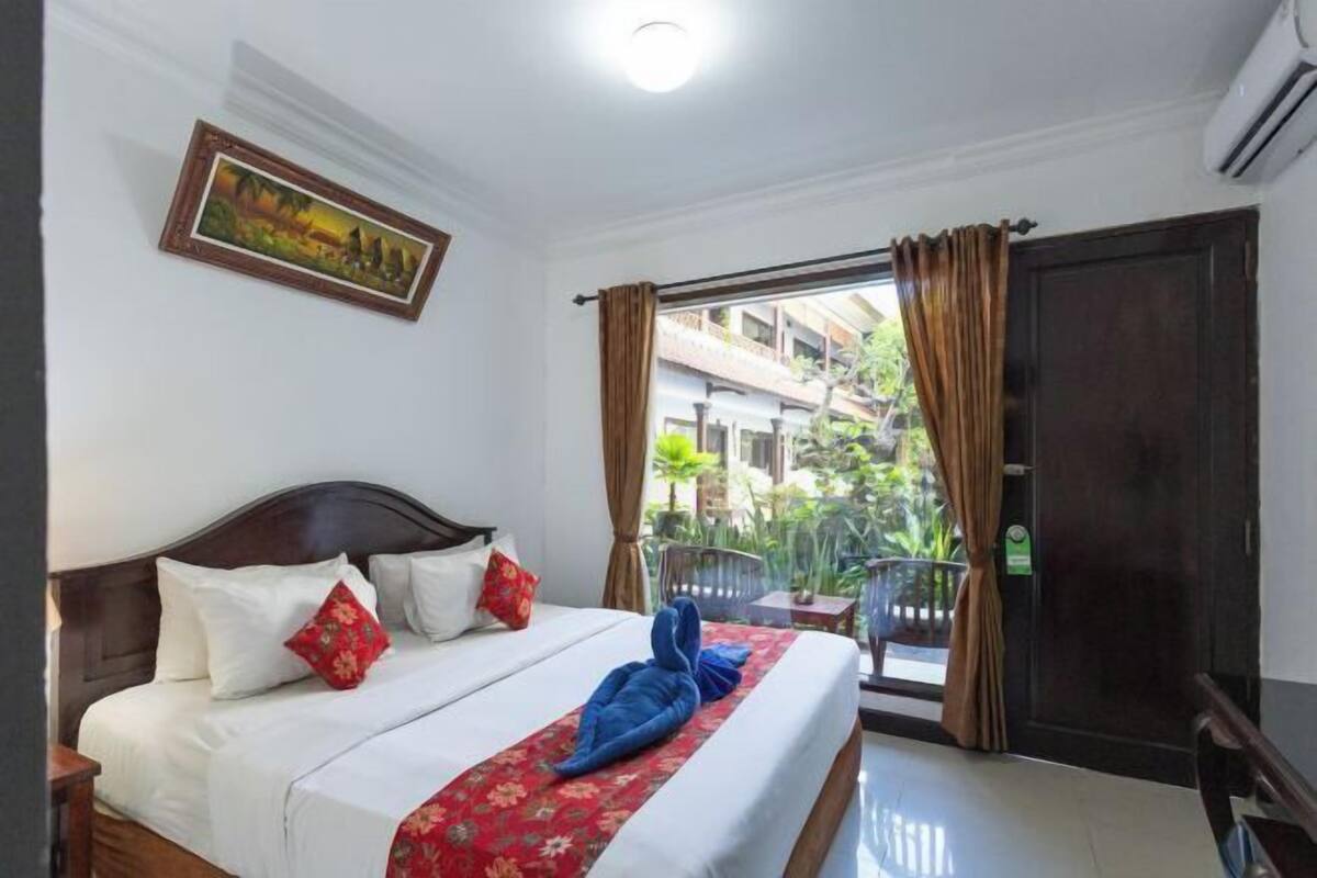 Frigobar, escrivaninha, Wi-Fi de cortesia, roupa de cama