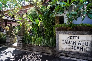 Fachada da propriedade