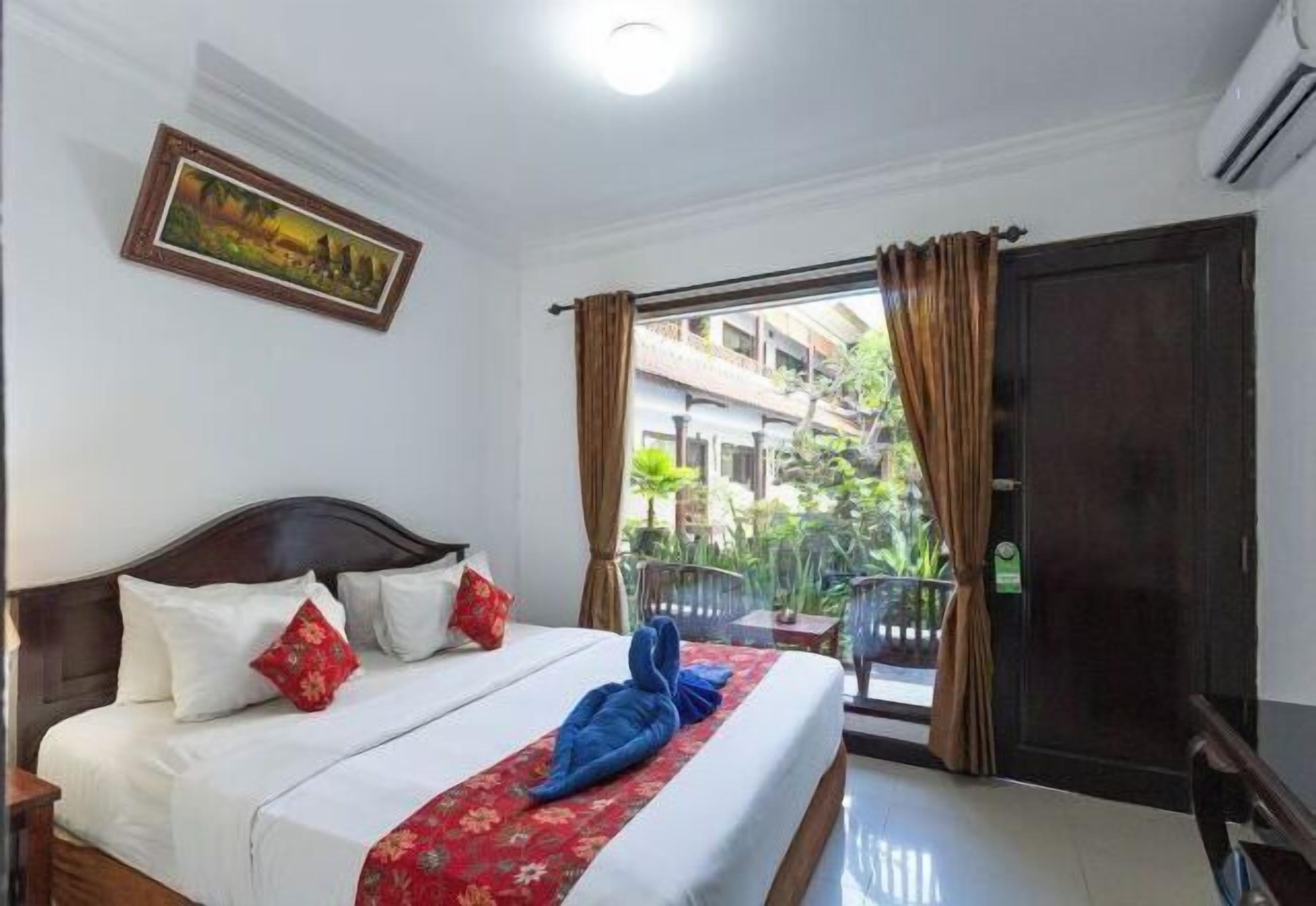 Minibar, bureau, Wi-Fi gratuit, draps fournis