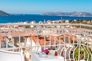 Habitación doble, vista al mar | Vista del balcón