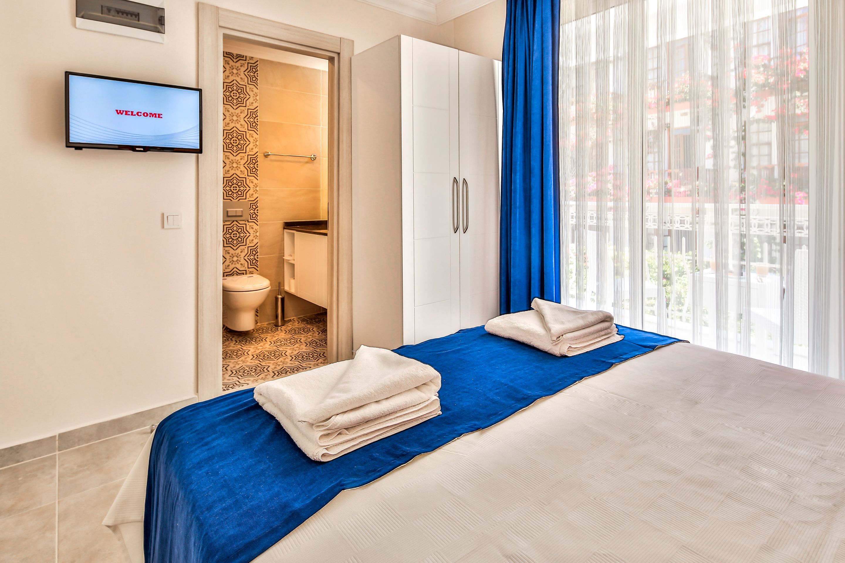 economy double room, 1 double bed, city view | 1 bedroom, minibar, in-room safe, soundproofing