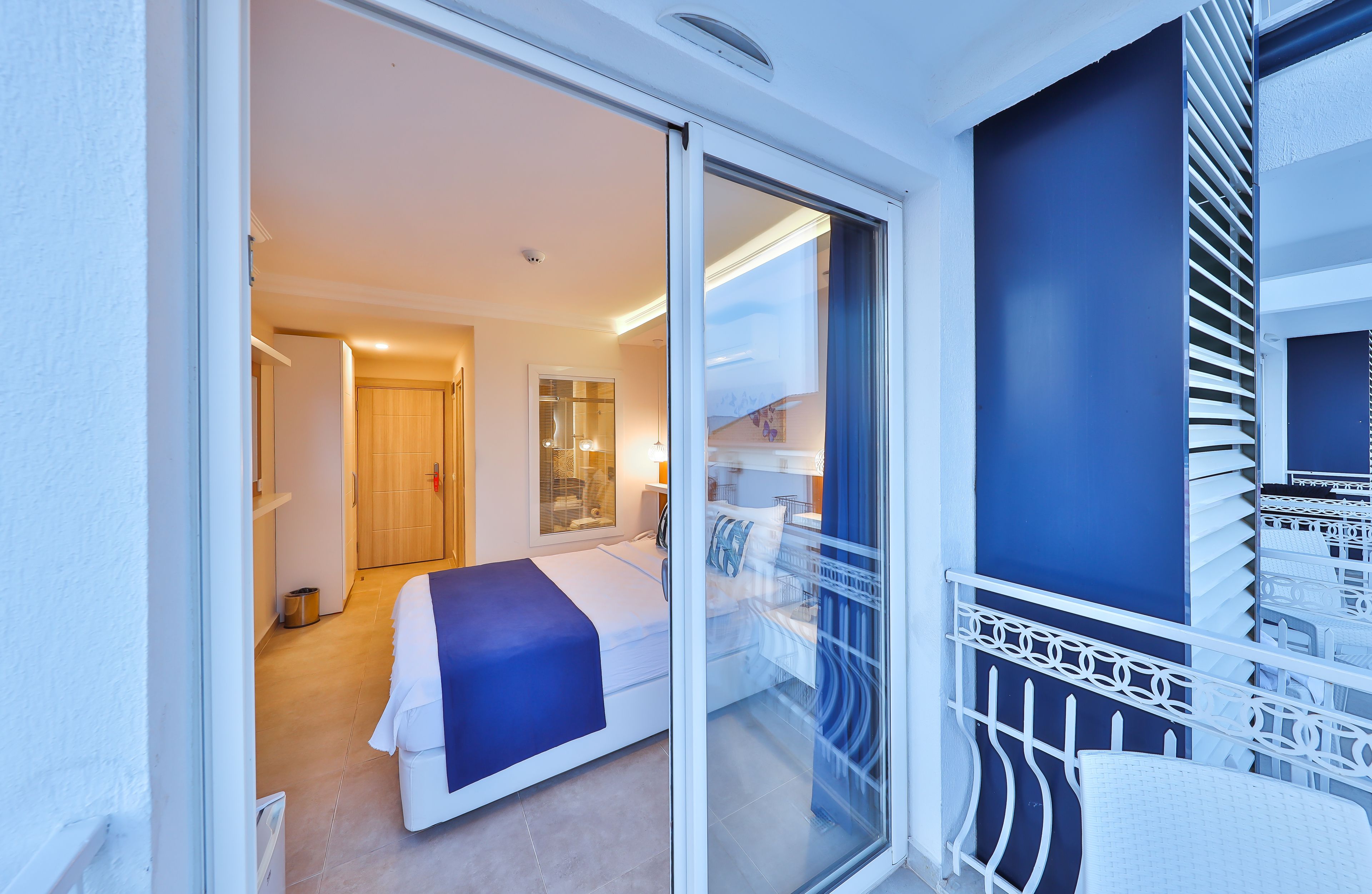 standard sea view room | 1 bedroom, minibar, in-room safe, soundproofing