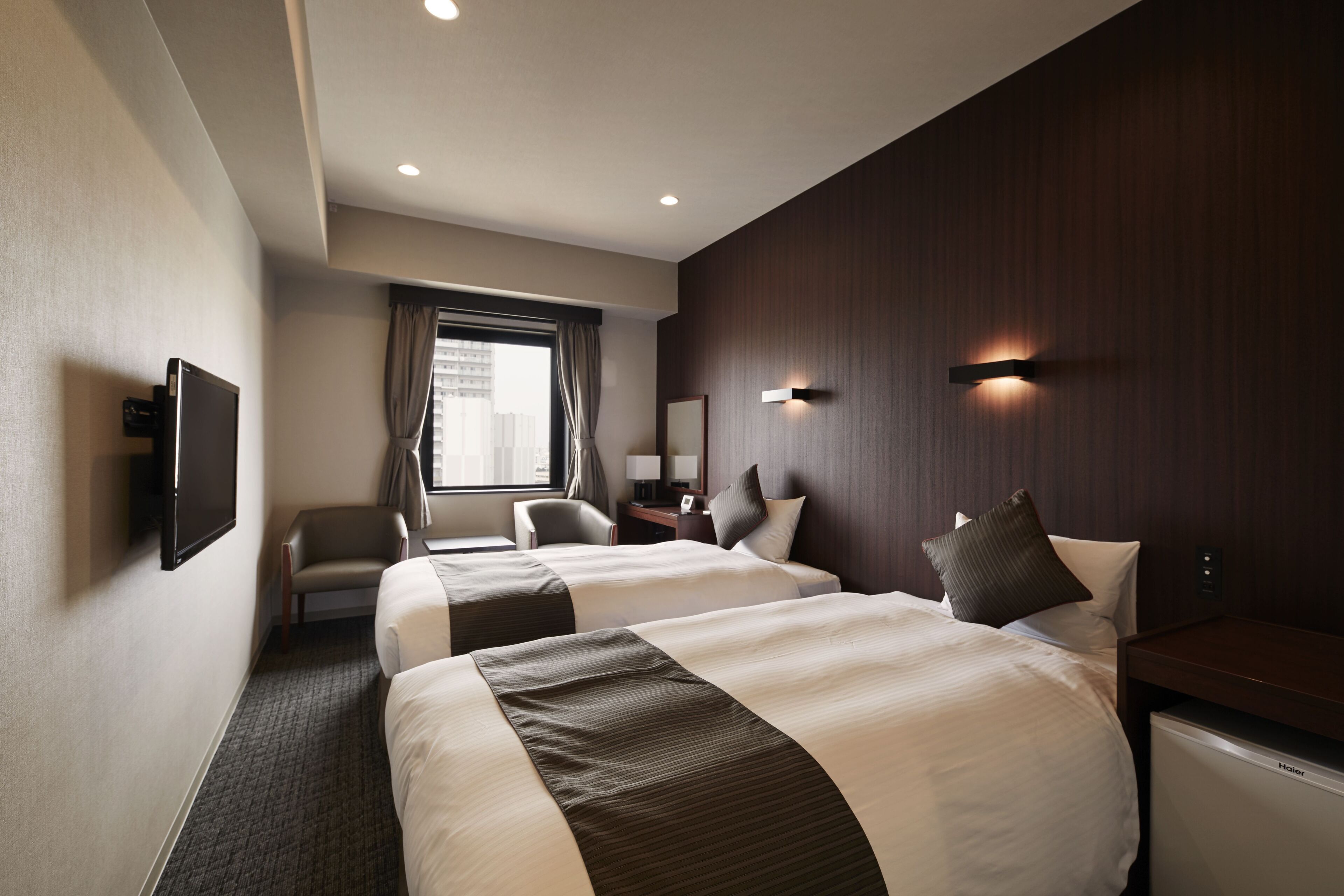 Twin/18sqm/Annex(Non-Smoking) | Desk, blackout curtains, iron/ironing board, free WiFi