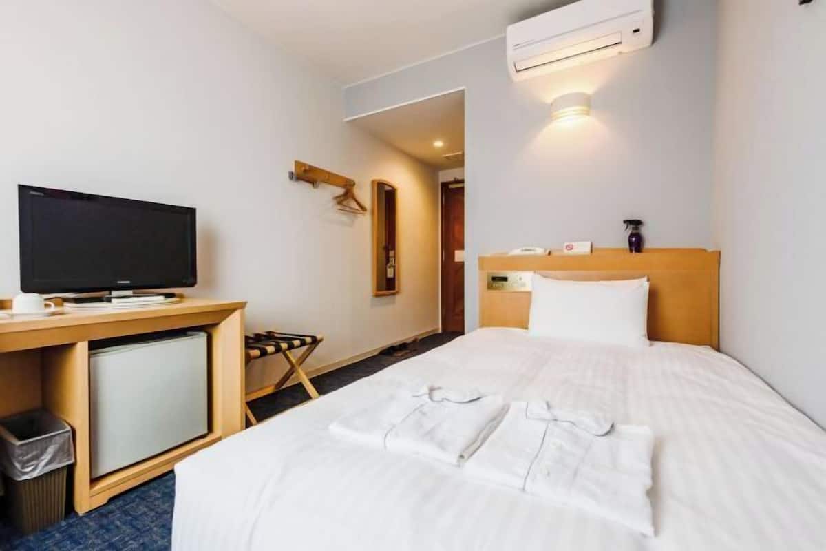 Desk, blackout curtains, iron/ironing board, free WiFi