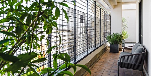 Deluxe Twin Room, Non Smoking (Main Building,30sqm) | Balcony - HOTEL AZAT Naha (Naha)