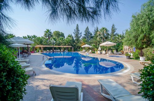 Hotel Holiday Calbis