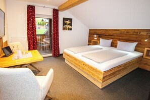 Kahden hengen standard-huone, parveke, vuoristonÀköala | Allergiatestatut vuodevaatteet, tallelokero huoneessa, pimennysverhot