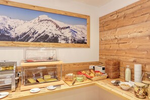 Petit déjeuner buffet compris tous les jours