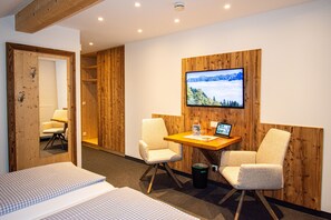 Hypo-allergenic bedding, in-room safe, blackout curtains, soundproofing - DAS KLEEMANNs (Mittelberg)