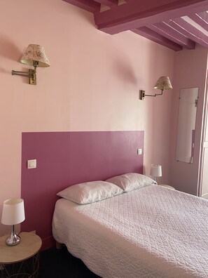 Individually decorated, individually furnished, soundproofing, free WiFi - Hôtel Restaurant Les Cascades (Honfleur)