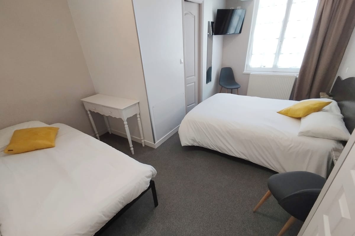 Individually decorated, individually furnished, soundproofing, free WiFi