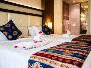 Desk, rollaway beds, free WiFi