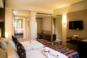 Desk, rollaway beds, free WiFi