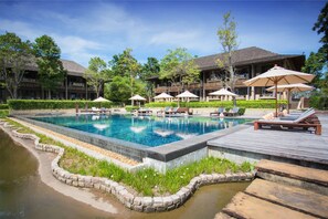 Outdoor pool - Kirimaya Golf Resort Spa (Pak Chong)