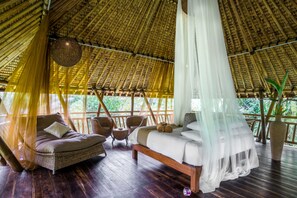 Harmony Treehouse with Mountain View | Egyptian cotton sheets, premium bedding, pillowtop beds, minibar - Alassari Plantation (Selemadeg)