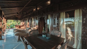 Suite Villa with Rainforest View | 테라스/파티오