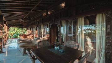 Suite Villa with Rainforest View | Terrazza/patio