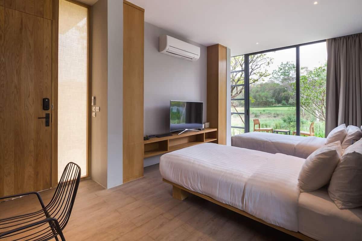 Minibar, caja de seguridad en la habitación, cunas y wifi gratis