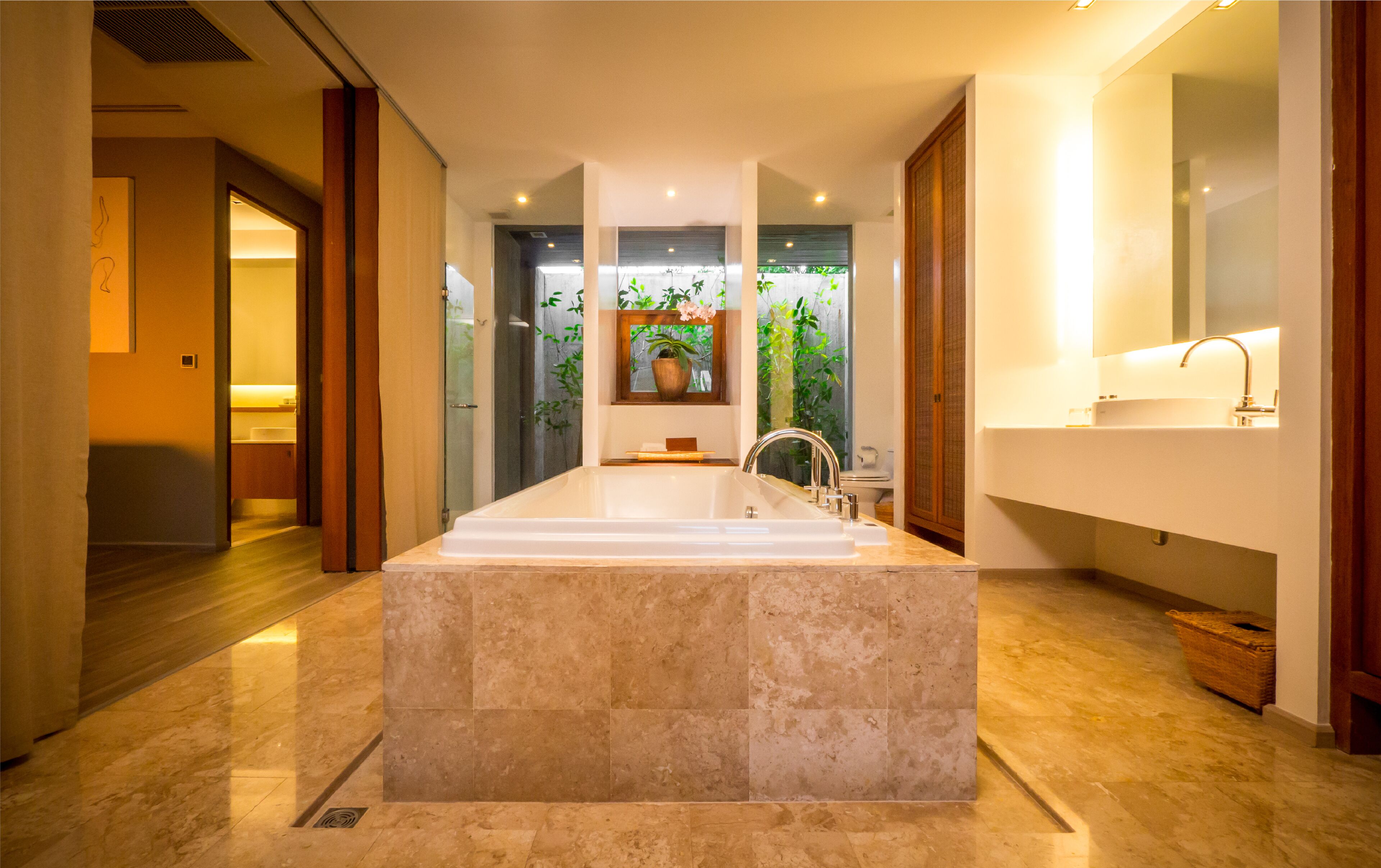 1-bedroom suite with private pool  | deep-soaking bathtub