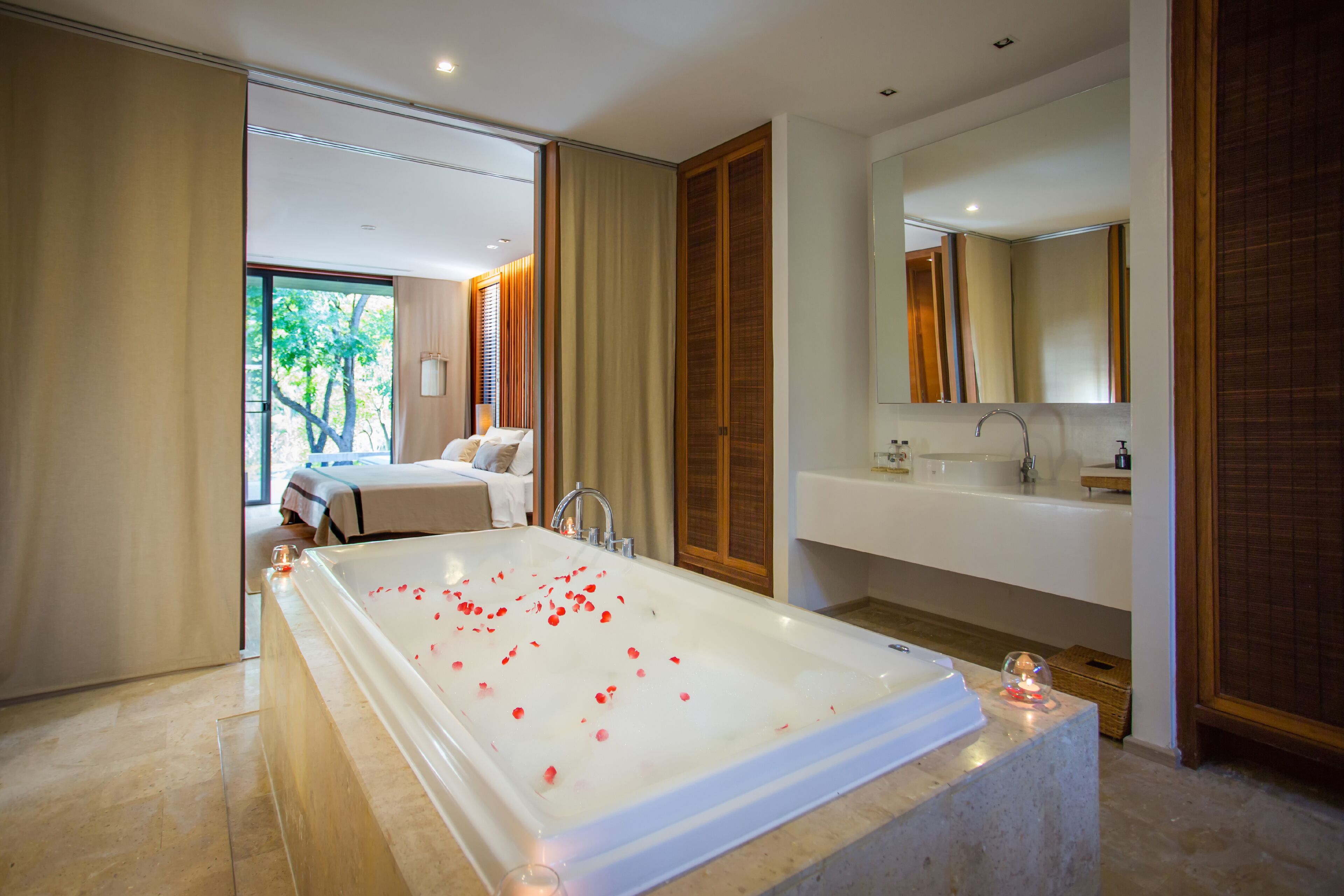 1-bedroom suite with private pool  | deep-soaking bathtub
