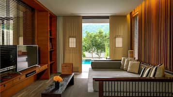 Habitació estàndard | Sala d'estar | Televisor de pantalla plana de 32 polzades amb canals per cable