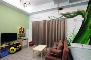 Kamar Keluarga (6-Person) | Tirai kedap cahaya, Wi-Fi gratis, dan seprai linen