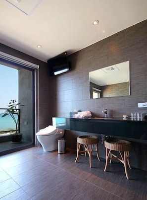 Bathroom sink - Jing Guan Hotel (Hengchun)