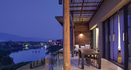 Atta Lakeside Resort Suite