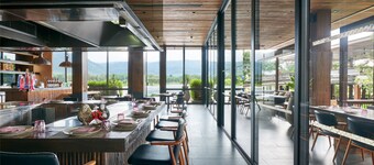 atta Lakeside Resort Suite