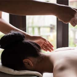 Tratamentos corporais, aromaterapia, massagens tailandesas
