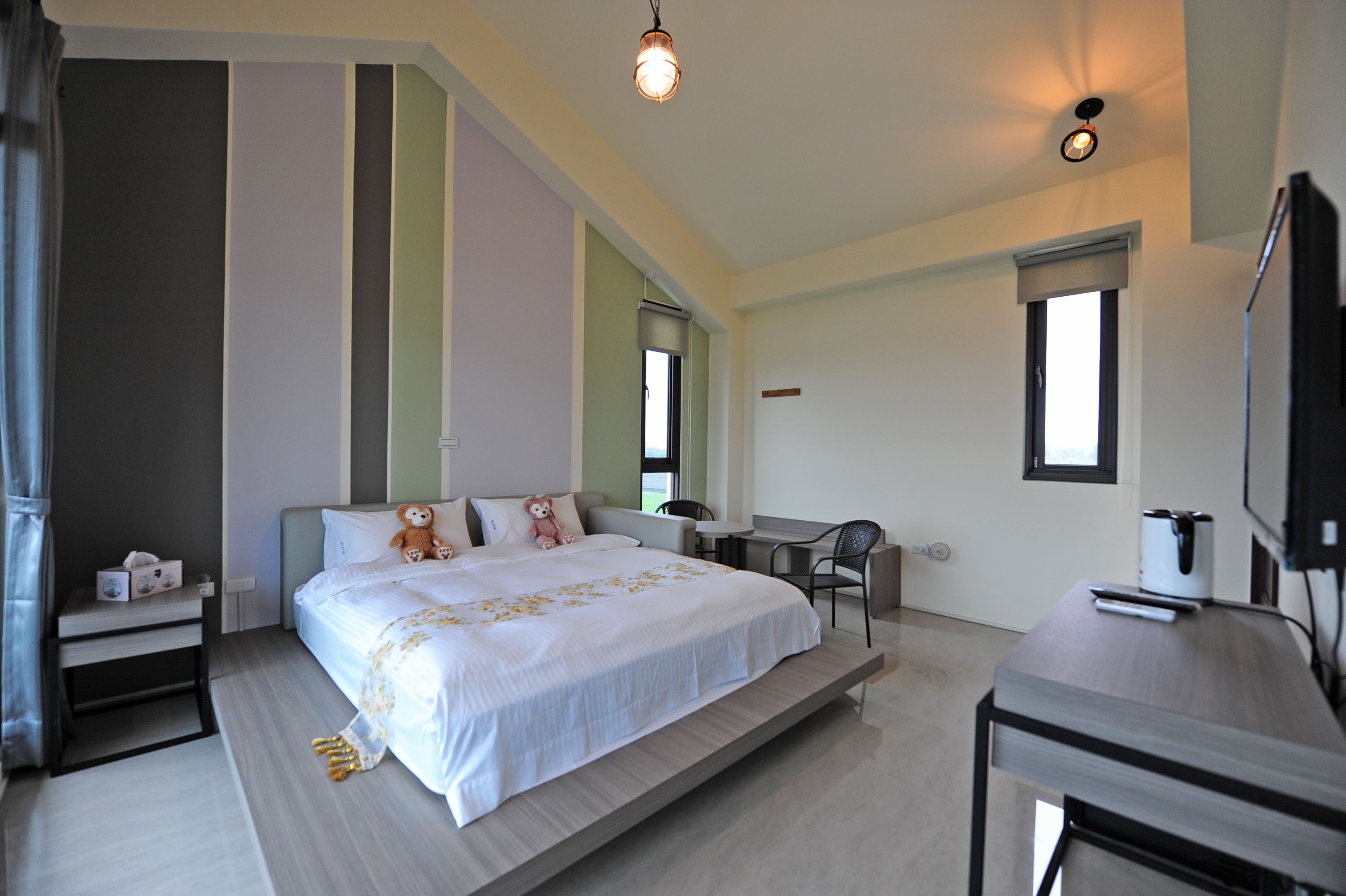 Premium bedding, blackout curtains, free WiFi