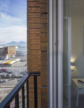 Estúdio luxo, vista parcial para o mar | Vista da sacada